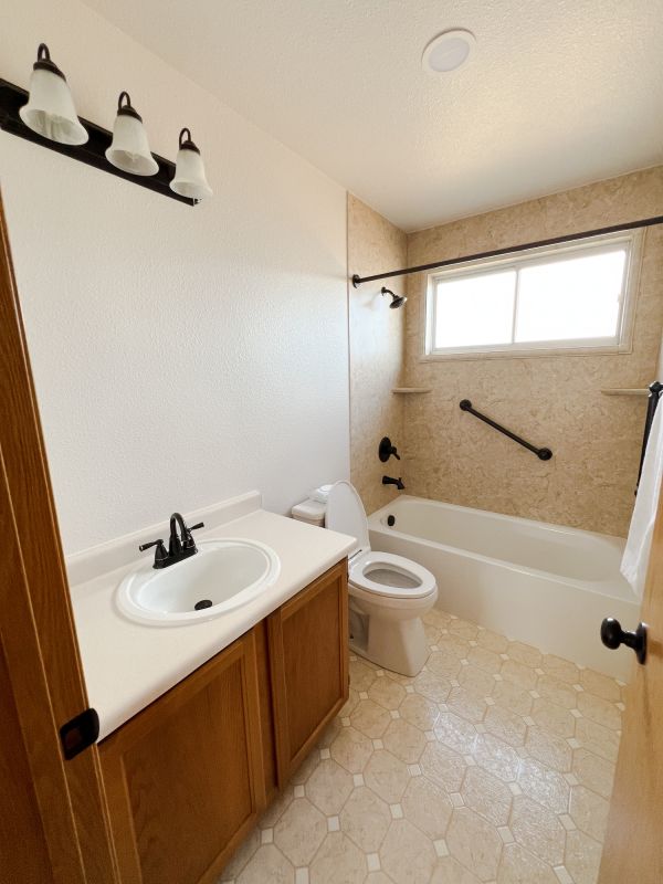 Bathroom Remodelings - Image 5